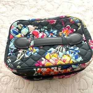 VERA BRADLEY PRETTY POSIES ICONIC JEWELRY TRAIN CASE - Retired Print!